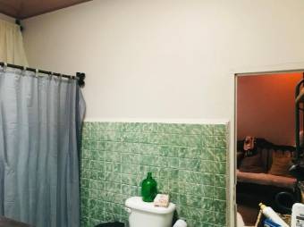 Se vende casa con excelente ubicacion en Heredia Heredia A24-1827