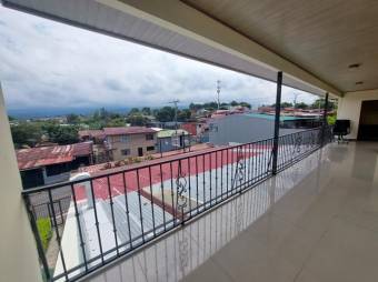 Se vende propiedad con uso de suelo comercial en Mercedes Heredia A24-1775