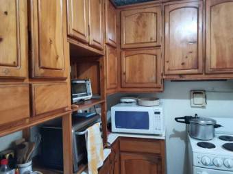 Se vende local con 4 apartamentos para inversión en Uruca San José 24-1430, ₡ 375,000,000, 8, San José, San José