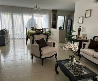 Casa a la venta en condominio Hacienda Colón, Ciudad Colón.