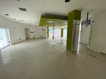 Se vende local de 2 plantas con 266m2 en Santa Ana 23-2548, $ 850,000, 3, San José, Santa Ana