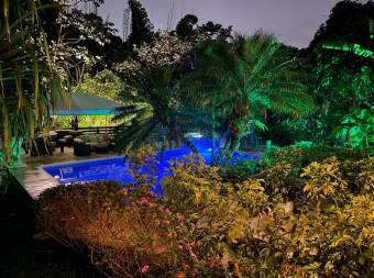 ESCAZU GUACHIPELIN VENDO CASA CON PISCINA