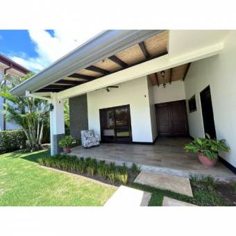 VENTA DE CASA AMOBLADA, PUNTARENAS, JACÓ, HERRADURA, CONDOMINIO LA ESTANCIA 