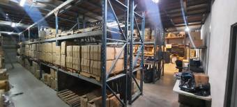 Se vende amplia bodega de 890m2 en Santa Ana de San José 23-2845