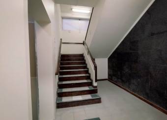 Se vende amplio local de 3 plantas en Carmen de San José 24-1770, $ 2,400,000, 26, San José, San José