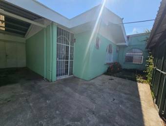 Se Vende Casa en Oreamuno de Cartago.