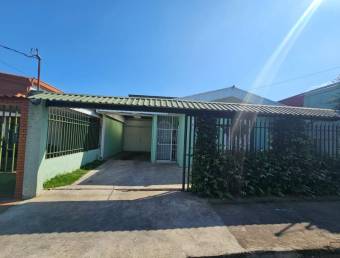 Se Vende Casa en Oreamuno de Cartago.