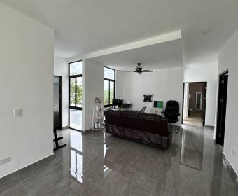 Casa a la venta en condominio Los Llanos en Ciudad Hacienda Los Reyes, La Guacima.