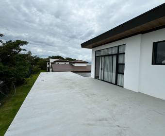 Casa a la venta en condominio Los Llanos en Ciudad Hacienda Los Reyes, La Guacima.