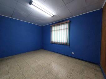 Se vende propiedad con 5 oficinas y uso de suelo comercial en Heredia Centro 24-1073