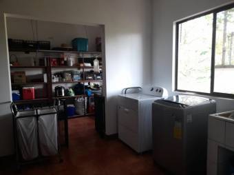 Se vende propiedad con amplio terreno en Orotina Alajuela A23-2570