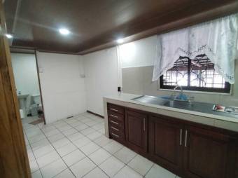 Se vende espaciosa casa en Hatillo de San José 24-1587