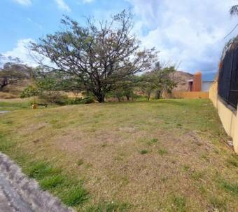 Se vende lote de 496m2 en zona residencial de San Rafael en Escazú 23-2536