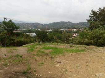 Se vende lote con mas de 1,300m2 en Santa Ana 24-1033 