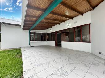 CASA EN VENTA EN RESIDENCIAL EXCLUSIVO CERCA DE REAL CARIARI