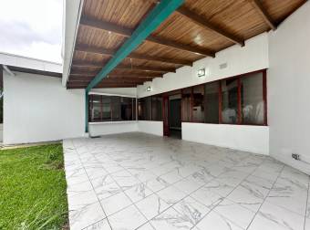 CASA EN VENTA EN RESIDENCIAL EXCLUSIVO CERCA DE REAL CARIARI