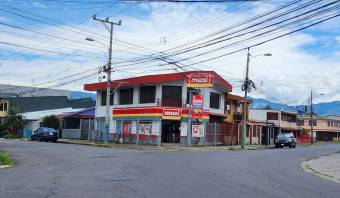 SE ALQUILA AMPLIO LOCAL COMERCIAL