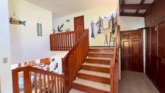 Venta de Casa de Playa en Garabito, Puntarenas. RAH 25-428