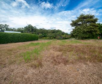 Lote a la venta en el condominio Hacienda Espavel en Las Vueltas de La Guacima, Alajuela.