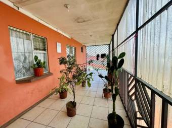 Se vende local con 7 apartamentos para inversión en Ipis de Goicoechea 25-397, $ 200,000, 7, San José, Goicoechea