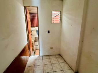 Se vende local con 7 apartamentos para inversión en Ipis de Goicoechea 25-397, $ 200,000, 7, San José, Goicoechea