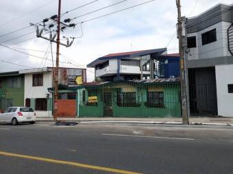 Se vende propiedad con 5 oficinas y uso de suelo comercial en Heredia Centro 24-1073