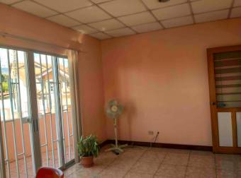 VENTA DE PROPIEDAD ESQUINERO CON BODEGA Y PARQUEO, CARTAGO, CENTRO