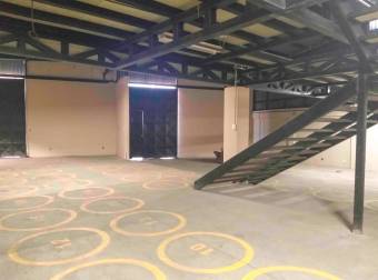 VENTA DE PROPIEDAD ESQUINERO CON BODEGA Y PARQUEO, CARTAGO, CENTRO