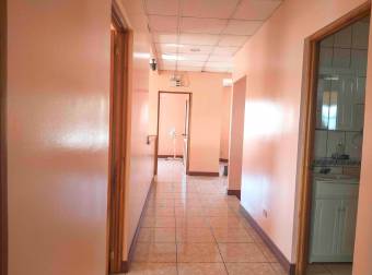 VENTA DE PROPIEDAD ESQUINERO CON BODEGA Y PARQUEO, CARTAGO, CENTRO