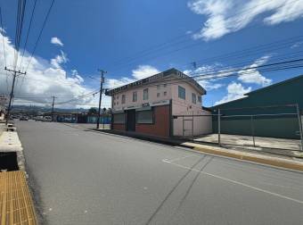 VENTA DE PROPIEDAD ESQUINERO CON BODEGA Y PARQUEO, CARTAGO, CENTRO