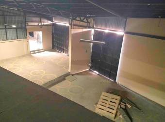 VENTA DE PROPIEDAD ESQUINERO CON BODEGA Y PARQUEO, CARTAGO, CENTRO