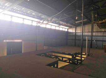 VENTA DE PROPIEDAD ESQUINERO CON BODEGA Y PARQUEO, CARTAGO, CENTRO