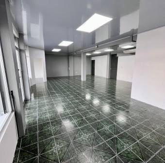 Alquiler de Local Comercial - 180m2 