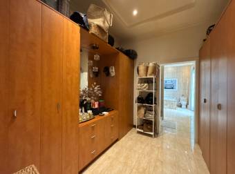 VENTA DE CASA EN RESIDENCIAL TREJOS MONTEALEGRE, ESCAZÚ