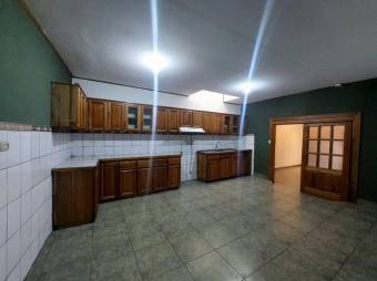 Se vende propiedad con 2 apartamentos en San Francisco Heredia 26-286