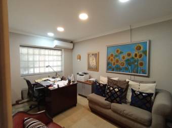 Se vende lujosa propiedad con piscina en San Rafael Escazú 25-1599 Se vende lujosa propiedad con piscina en San Rafael Escazú 25-1599