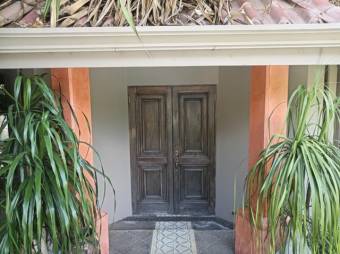 Se vende lujosa propiedad con piscina en San Rafael Escazú 25-1599 Se vende lujosa propiedad con piscina en San Rafael Escazú 25-1599