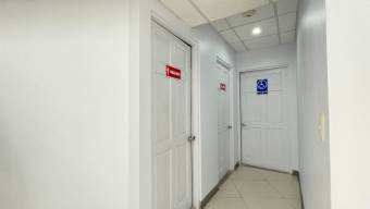 Se vende amplio edificio comercial en Uruca San José 25-1357