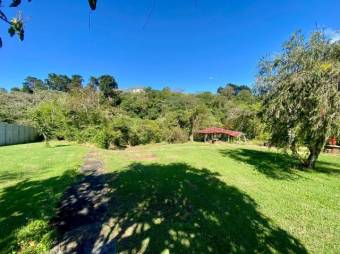 Se vende amplio lote de 2.1 hectáreas en Santo Domingo Heredia 25-1244