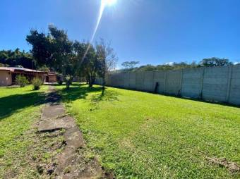 Se vende amplio lote de 2.1 hectáreas en Santo Domingo Heredia 25-1244