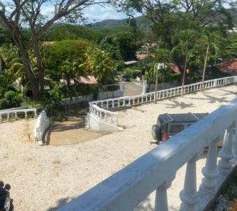 Se vende propiedad para inversión en Playas del Coco Guanacaste 25-672