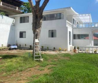 Se vende propiedad para inversión en Playas del Coco Guanacaste 25-672