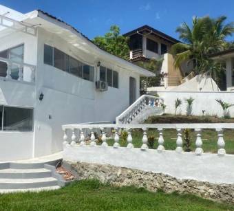 Se vende propiedad para inversión en Playas del Coco Guanacaste 25-672