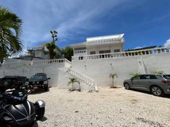 Se vende propiedad para inversión en Playas del Coco Guanacaste 25-672