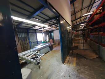 Se vende amplia propiedad con 5 bodegas en Hospital San José 24-1348, $ 3,100,000, 17, San José, San José