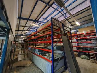 Se vende amplia propiedad con 5 bodegas en Hospital San José 24-1348, $ 3,100,000, 17, San José, San José