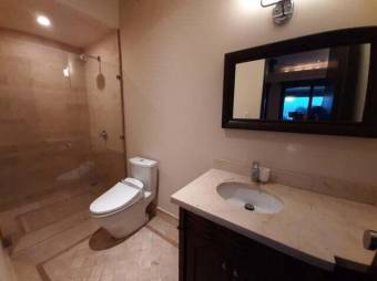 Se vende lujosa mansión en residencial de Pozos Santa Ana 23-3367