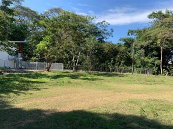 Se vende amplio lote de 1.5 hectáreas en Garabito Puntarenas 25-1235