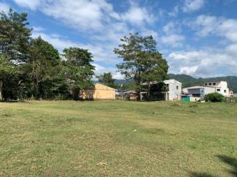 Se vende amplio lote de 1.5 hectáreas en Garabito Puntarenas 25-1235