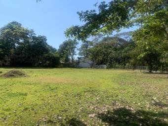 Se vende amplio lote de 1.5 hectáreas en Garabito Puntarenas 25-1235